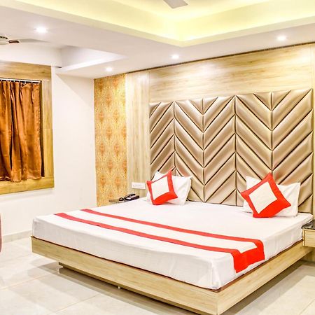 The Eleganza Hotel Jhājra Екстериор снимка