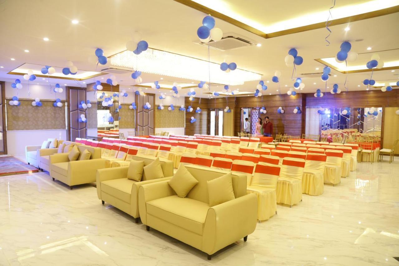 The Eleganza Hotel Jhājra Екстериор снимка