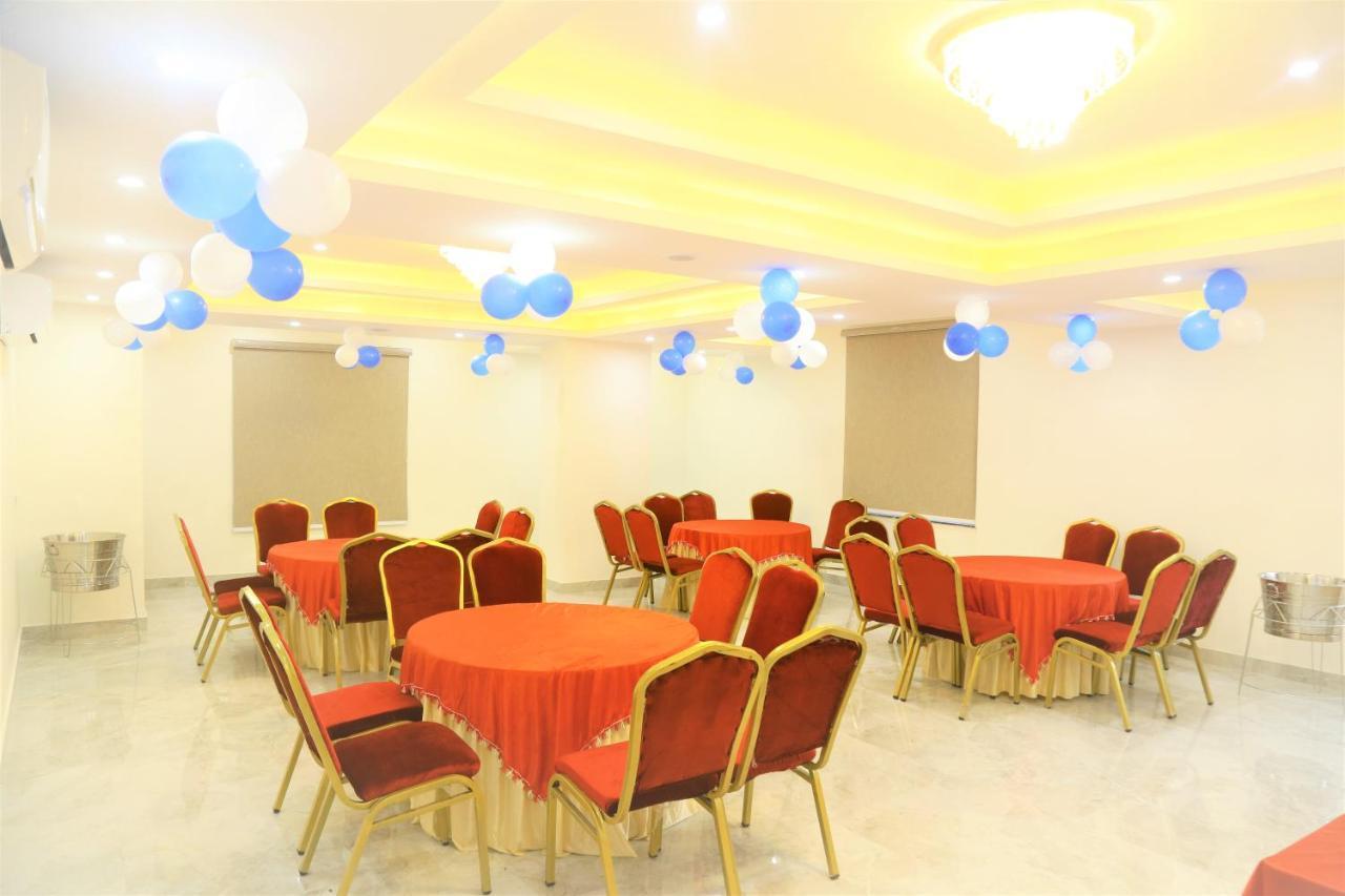 The Eleganza Hotel Jhājra Екстериор снимка