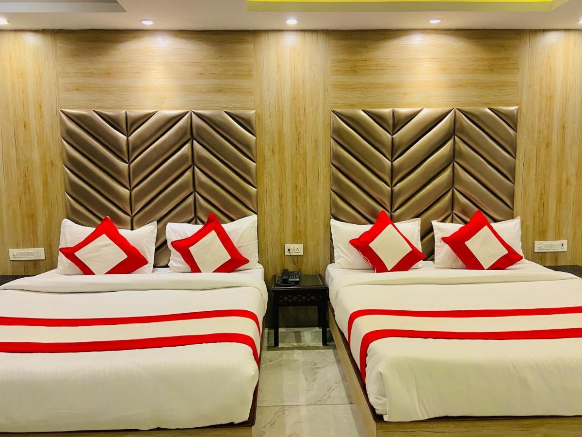The Eleganza Hotel Jhājra Екстериор снимка