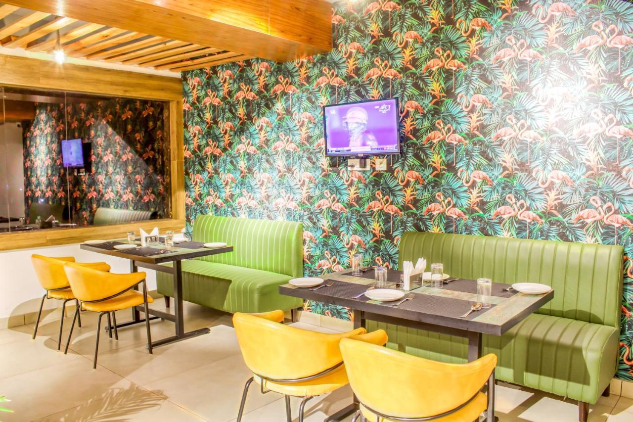 The Eleganza Hotel Jhājra Екстериор снимка