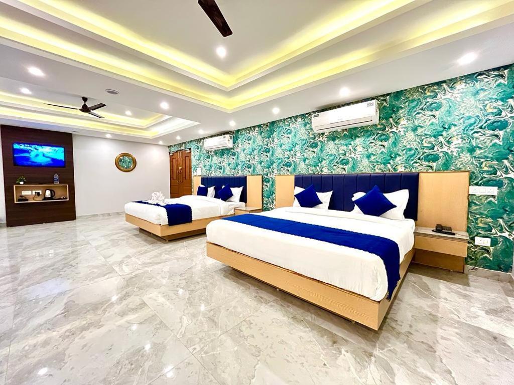 The Eleganza Hotel Jhājra Екстериор снимка